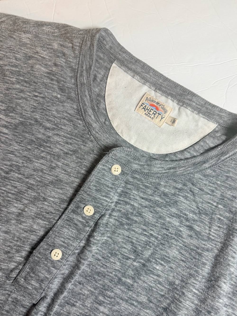 Faherty Men's Short Sleeve Heather Henley Shirt Large Gray Cloud Henley